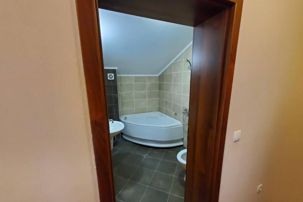 Двете Къщи В Планината Villa Beli Osŭm Buitenkant foto