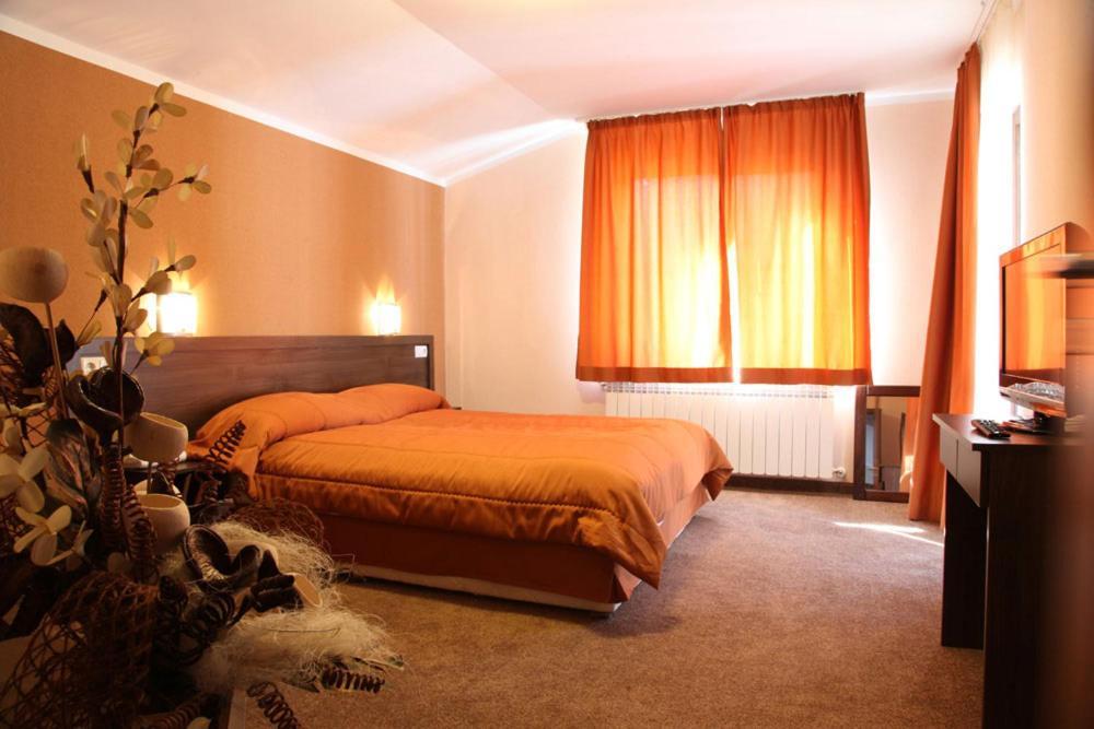 Двете Къщи В Планината Villa Beli Osŭm Buitenkant foto