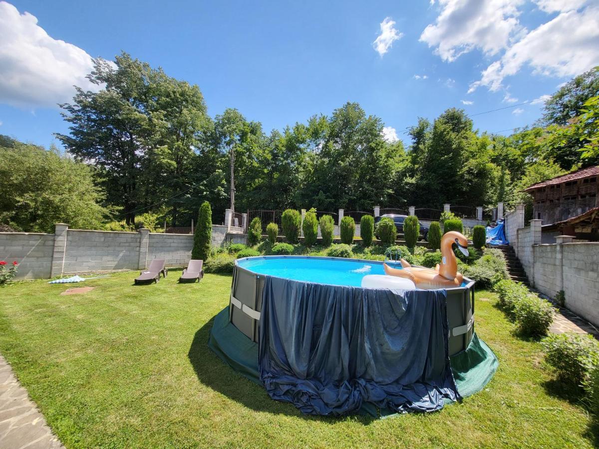 Двете Къщи В Планината Villa Beli Osŭm Buitenkant foto
